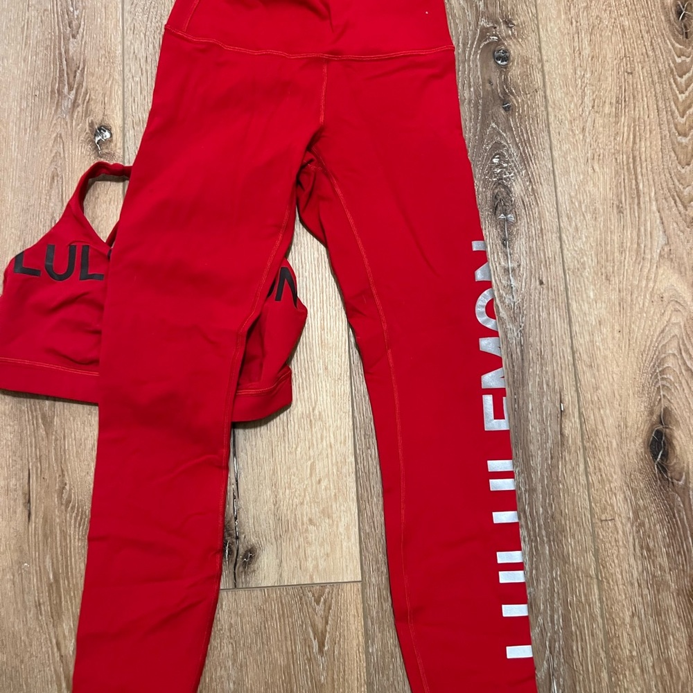 RARE FIND LULULEMON MINT CONDITION LIKE NEW SIZE 4 top and bottom